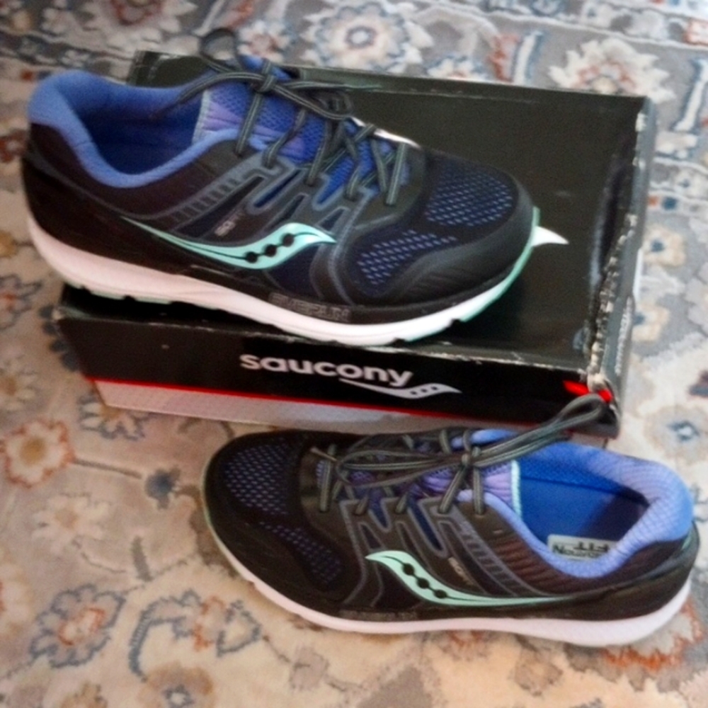 Saucony Redeemer ISO 2 Size 11 (black)